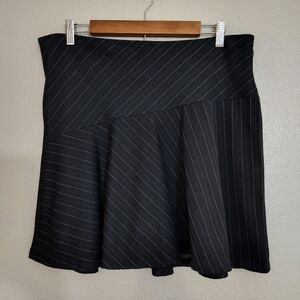 EXPRESS Elegant Black Pin Striped Darted Semi Pleated Mini Skirt Size Large